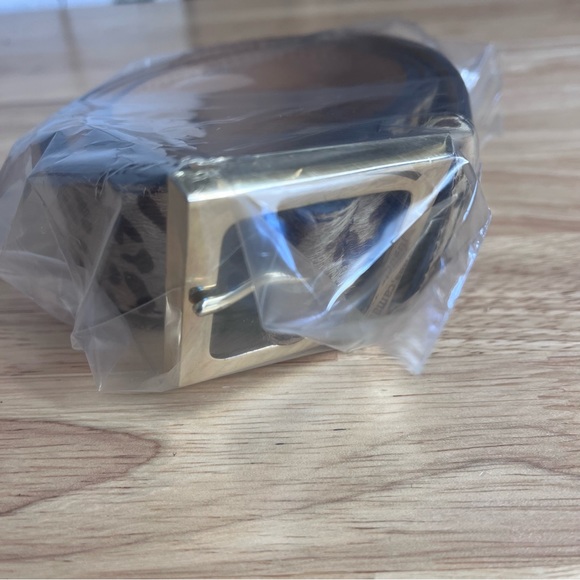 Genuine Leather Face with PVC Backing Cheetah Print Cow Hair Medium - Picture 10 of 11